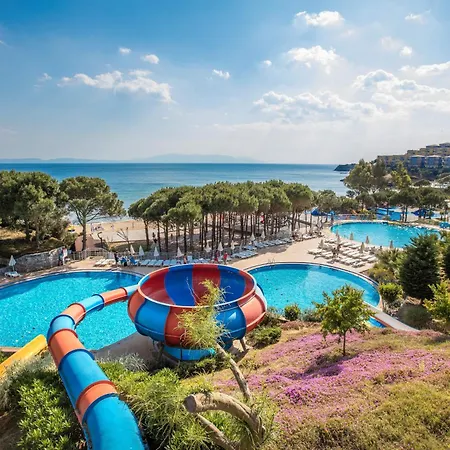 אתר נופש Aria Claros & אוזדרה