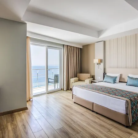 Aria Claros & אתר נופש אוזדרה