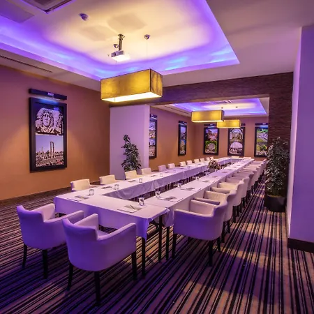 Aria Claros & Özdere