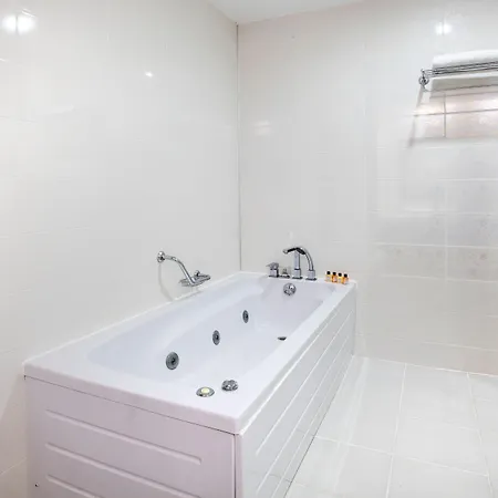 Aria Claros & 오즈데르