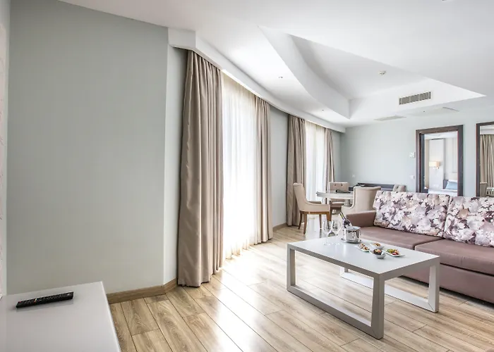 Aria Claros & Resort 5*